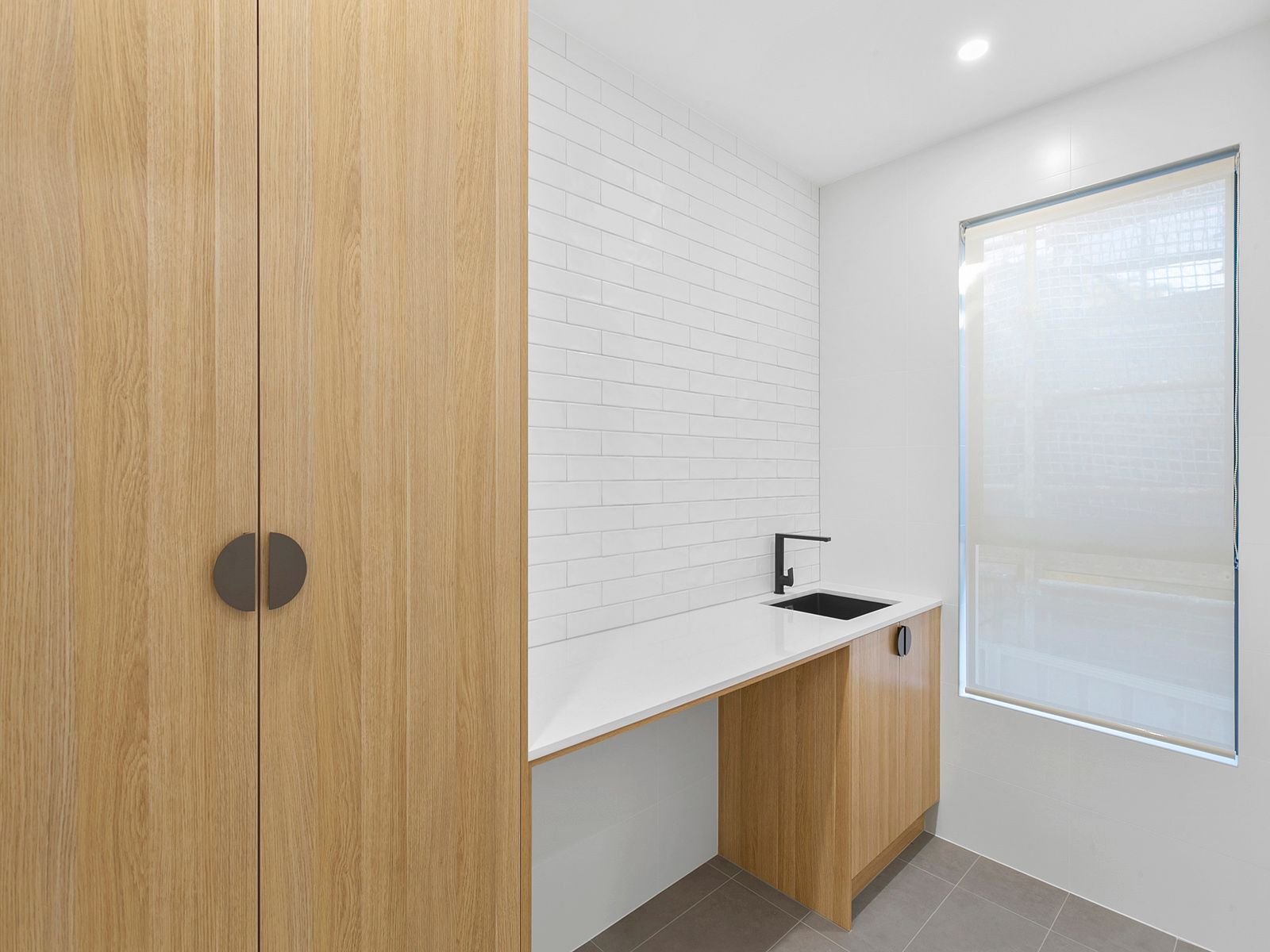 Lisbon St Sylvania Laundry Oak