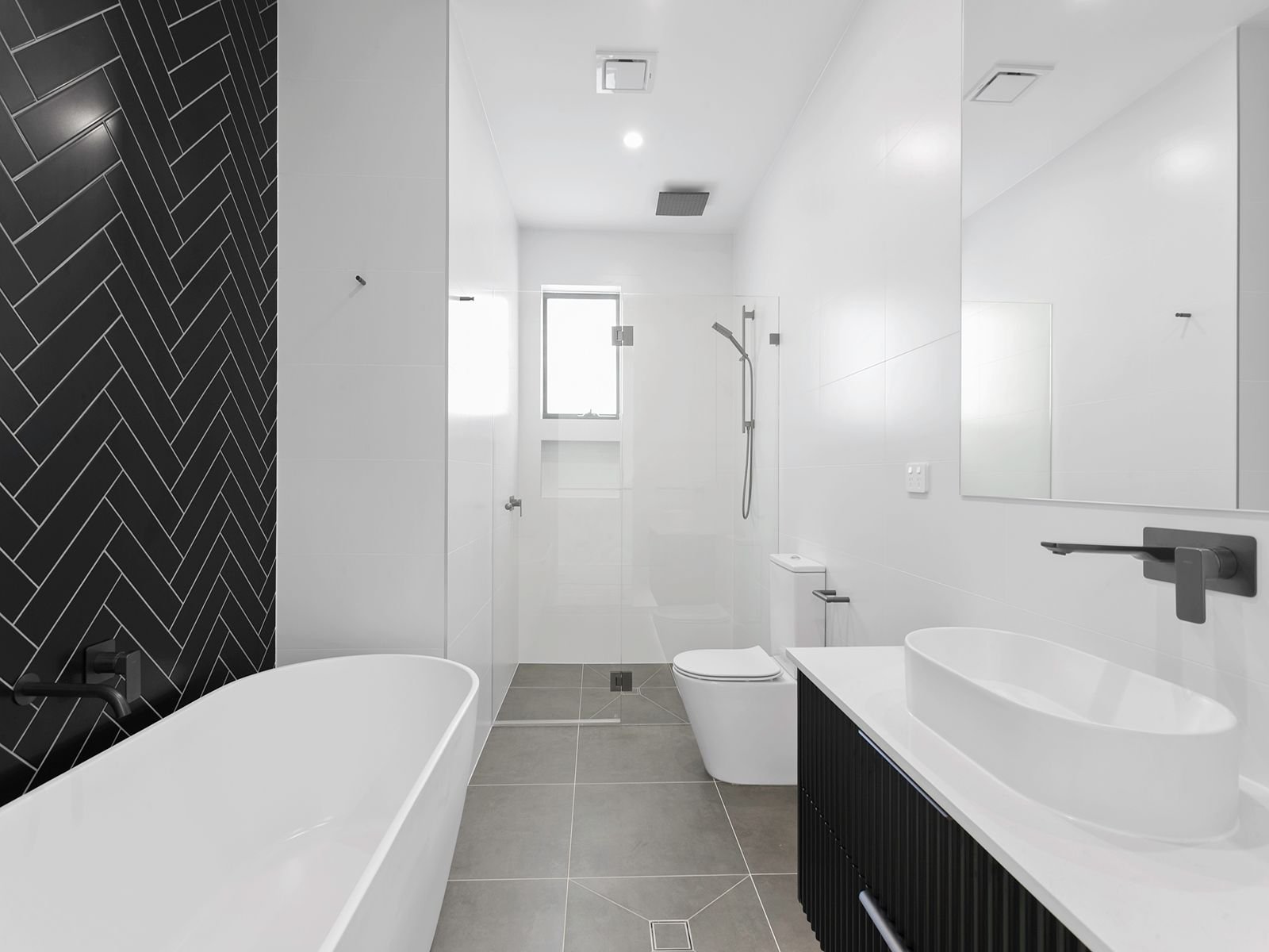 Lisbon St Sylvania Main Bath Black